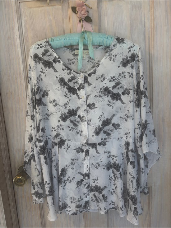 Emaline Tops - Women's Soft Floral Button-Front Tunic in White and Gray,bell sleeves,